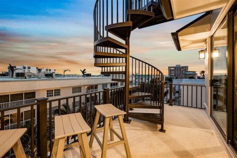 Condo in Sarasota, Florida, 5 bedrooms  № 2120701 - photo 12
