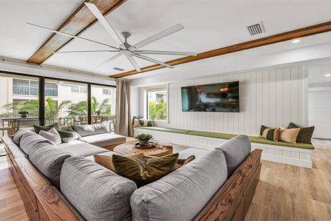 Condo in Sarasota, Florida, 5 bedrooms  № 2120701 - photo 16