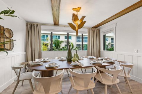 Condo in Sarasota, Florida, 5 bedrooms  № 2120701 - photo 22