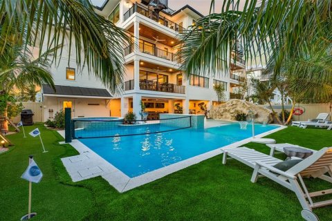 Condo in Sarasota, Florida, 5 bedrooms  № 2120701 - photo 2