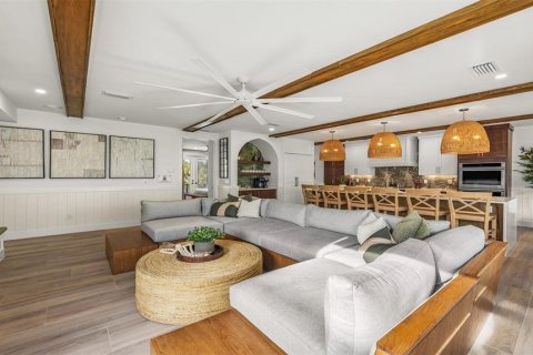 Condo in Sarasota, Florida, 5 bedrooms  № 2120701 - photo 19