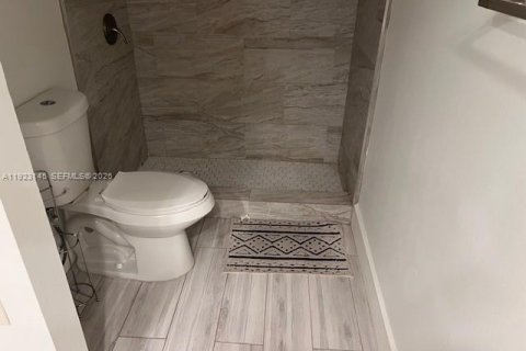 Снять в аренду кондоминиум в Коконат Крик, Флорида 1 спальня, 76.09м2, № 2082834 - фото 12