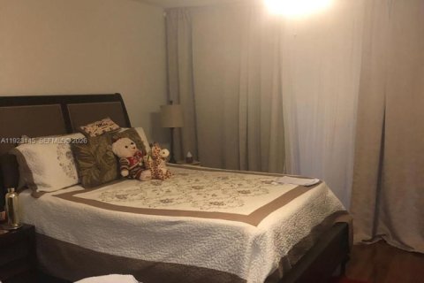 Снять в аренду кондоминиум в Коконат Крик, Флорида 1 спальня, 76.09м2, № 2082834 - фото 19