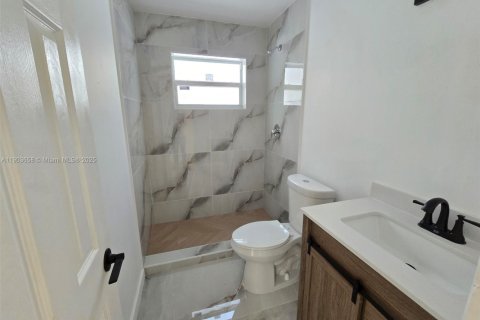 Villa ou maison à vendre à Hialeah, Floride: 4 chambres, 107.86 m2 № 1955744 - photo 7