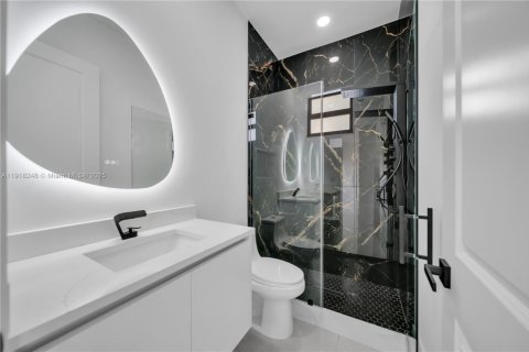 Купить виллу или дом в Лихай-Эйкерс, Флорида 3 спальни, № 1973039 - фото 11