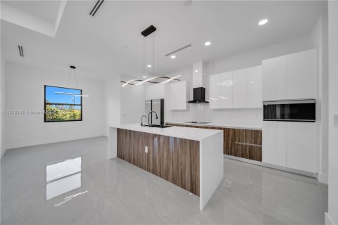 Купить виллу или дом в Лихай-Эйкерс, Флорида 3 спальни, № 1973039 - фото 3