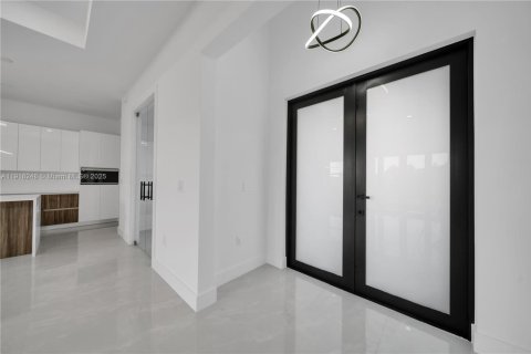 Купить виллу или дом в Лихай-Эйкерс, Флорида 3 спальни, № 1973039 - фото 7