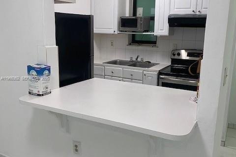 Снять в аренду кондоминиум в Майами, Флорида 2 спальни, 64.1м2, № 2033252 - фото 2