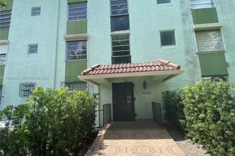 Снять в аренду кондоминиум в Майами, Флорида 2 спальни, 64.1м2, № 2033252 - фото 3