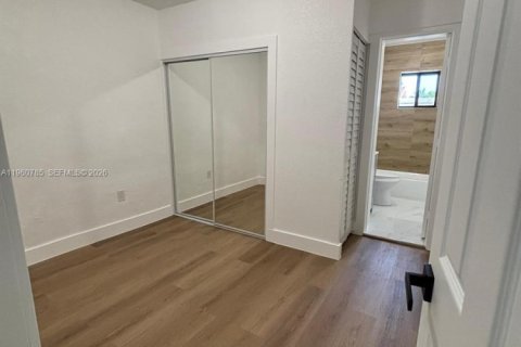 Villa ou maison à louer à Miami, Floride: 1 chambre, 256.97 m2 № 2023524 - photo 5