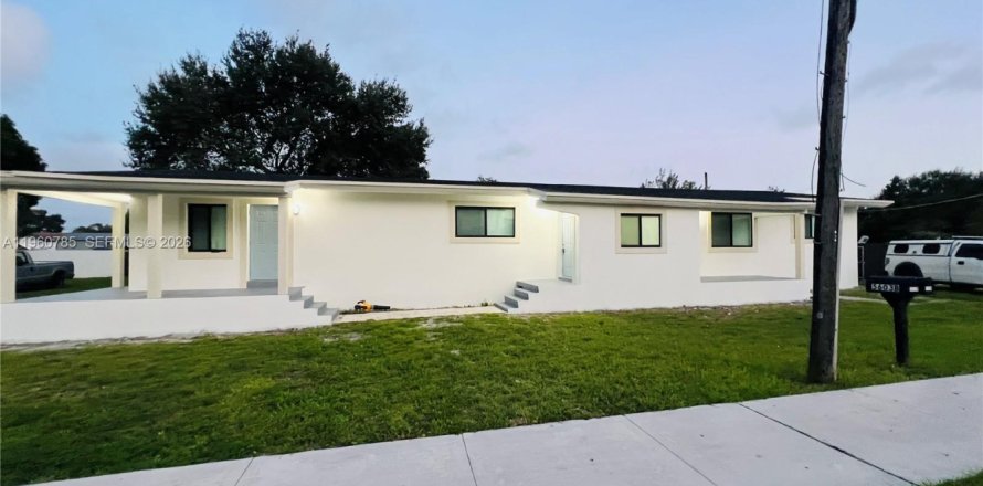 Villa ou maison à Miami, Floride 1 chambre, 256.97 m2 № 2023524