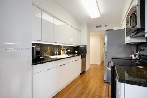 Купить кондоминиум в Авентура, Флорида 2 спальни, 121.7м2, № 2025216 - фото 9