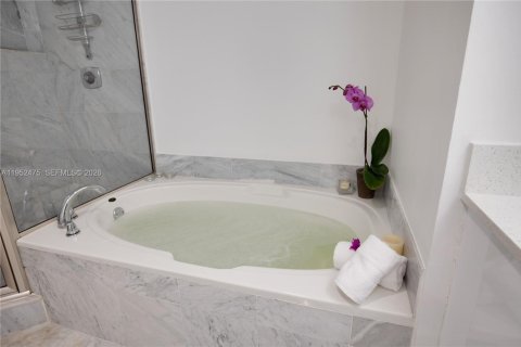 Купить кондоминиум в Авентура, Флорида 2 спальни, 121.7м2, № 2025216 - фото 5