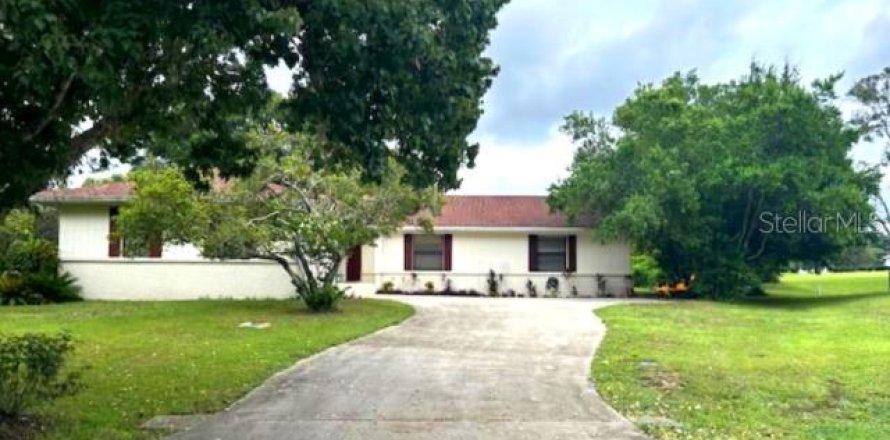 Casa en Dunnellon, Florida 3 dormitorios, 194.35 m2 № 1902361