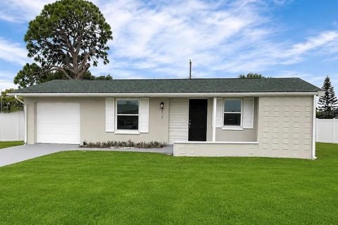 Villa ou maison à Port Charlotte, Floride 3 chambres, 148.64 m2 № 2373122