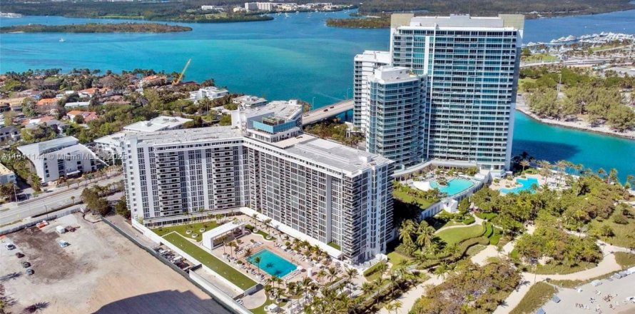 Condominio en Bal Harbour, Florida, 1 dormitorio  № 1937561