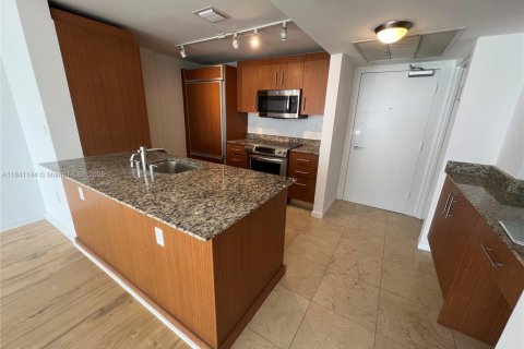 Condominio en venta en Bal Harbour, Florida, 1 dormitorio, 83.24 m2 № 1937561 - foto 11