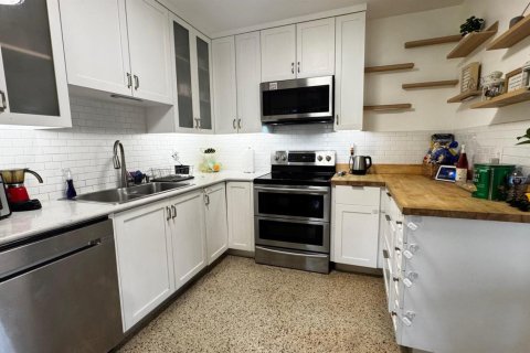 Villa ou maison à vendre à North Miami, Floride: 2 chambres, 138.61 m2 № 2439208 - photo 4