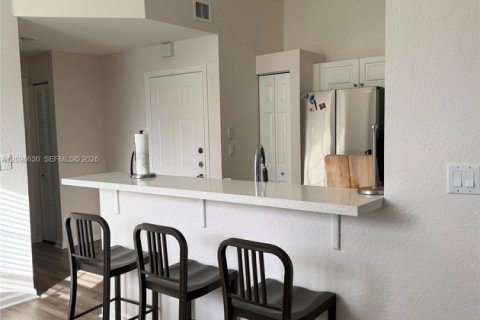 Townhouse in Miramar, Florida 2 bedrooms, 93.37 sq.m. № 2399667 - photo 11