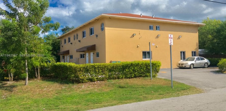 Immobilier commercial à Miami, Floride 543.48 m2 № 2059982