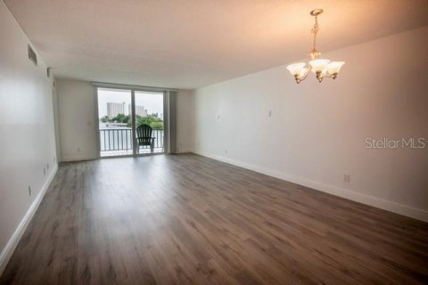 Copropriété à louer à South Pasadena, Floride: 3 chambres, 118.45 m2 № 2308295 - photo 8