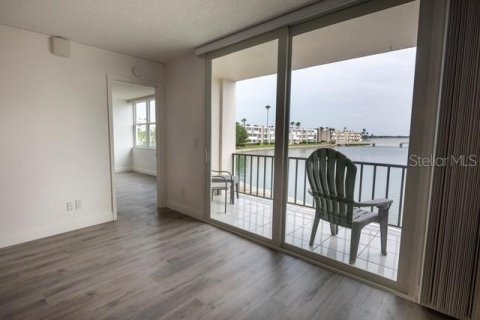 Copropriété à louer à South Pasadena, Floride: 3 chambres, 118.45 m2 № 2308295 - photo 10