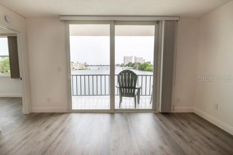 Copropriété à louer à South Pasadena, Floride: 3 chambres, 118.45 m2 № 2308295 - photo 9