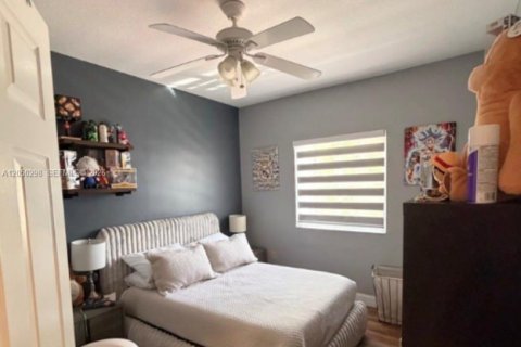 House in Homestead, Florida 4 bedrooms, 260.13 sq.m. № 2185532 - photo 7
