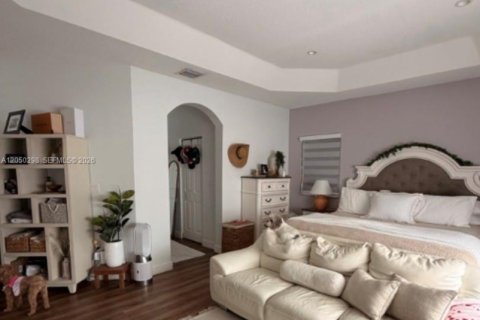 House in Homestead, Florida 4 bedrooms, 260.13 sq.m. № 2185532 - photo 9
