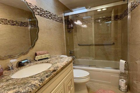 Condo in Boca Raton, Florida, 2 bedrooms  № 2253556 - photo 11