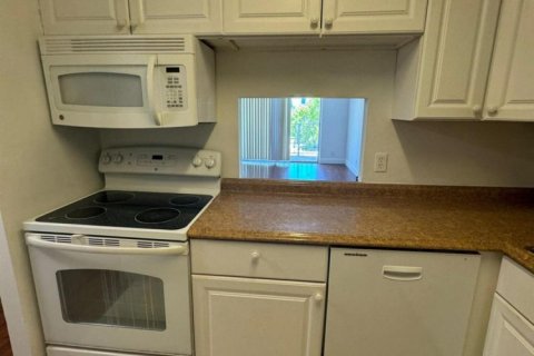 Condominio en alquiler en West Palm Beach, Florida, 2 dormitorios, 89.19 m2 № 1223110 - foto 1