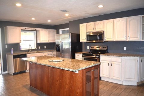 House in Gainesville, Florida 5 bedrooms, 258.92 sq.m. № 1828139 - photo 10