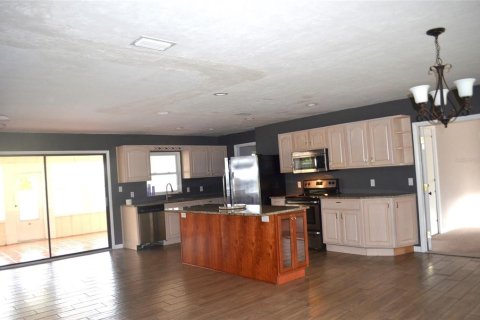 House in Gainesville, Florida 5 bedrooms, 258.92 sq.m. № 1828139 - photo 8
