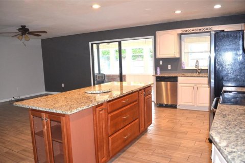 House in Gainesville, Florida 5 bedrooms, 258.92 sq.m. № 1828139 - photo 12