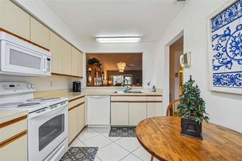 Condo in Bradenton, Florida, 2 bedrooms  № 1844895 - photo 29