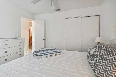 Condo in Bradenton, Florida, 2 bedrooms  № 1844895 - photo 15