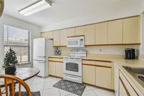 Condo in Bradenton, Florida, 2 bedrooms  № 1844895 - photo 27