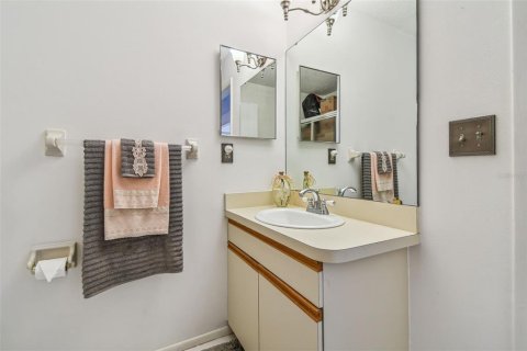 Condo in Bradenton, Florida, 2 bedrooms  № 1844895 - photo 18