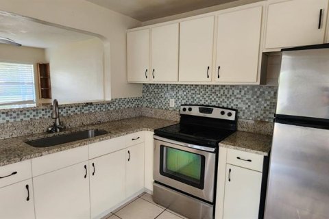 Casa en venta en Casselberry, Florida, 2 dormitorios, 60.39 m2 № 2145499 - foto 5