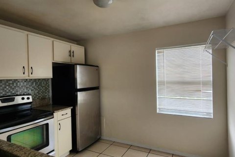 Casa en venta en Casselberry, Florida, 2 dormitorios, 60.39 m2 № 2145499 - foto 3