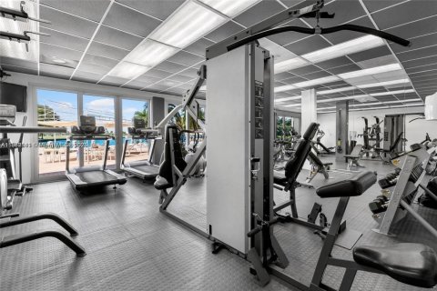 Condominio en venta en Bay Harbor Islands, Florida, 2 dormitorios, 164.44 m2 № 2055146 - foto 22