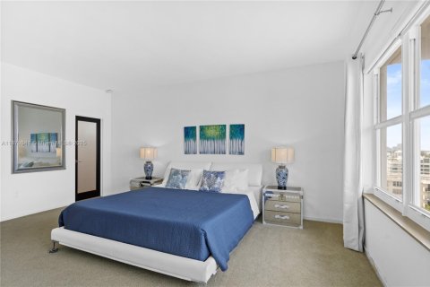 Condominio en venta en Bay Harbor Islands, Florida, 2 dormitorios, 164.44 m2 № 2055146 - foto 13