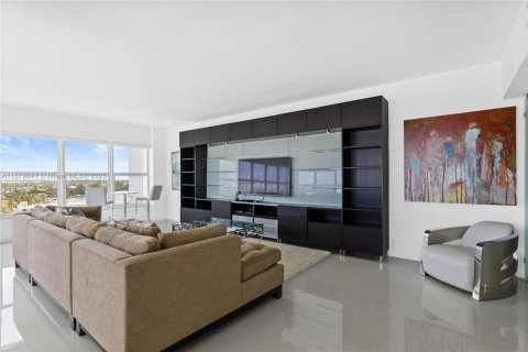 Condominio en venta en Bay Harbor Islands, Florida, 2 dormitorios, 164.44 m2 № 2055146 - foto 8
