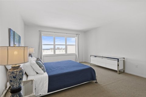 Condominio en venta en Bay Harbor Islands, Florida, 2 dormitorios, 164.44 m2 № 2055146 - foto 14