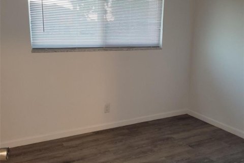 House in Fort Myers, Florida 2 bedrooms, 81.66 sq.m. № 2087899 - photo 11