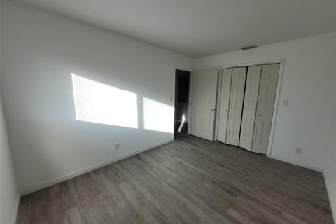 House in Fort Myers, Florida 2 bedrooms, 81.66 sq.m. № 2087899 - photo 9
