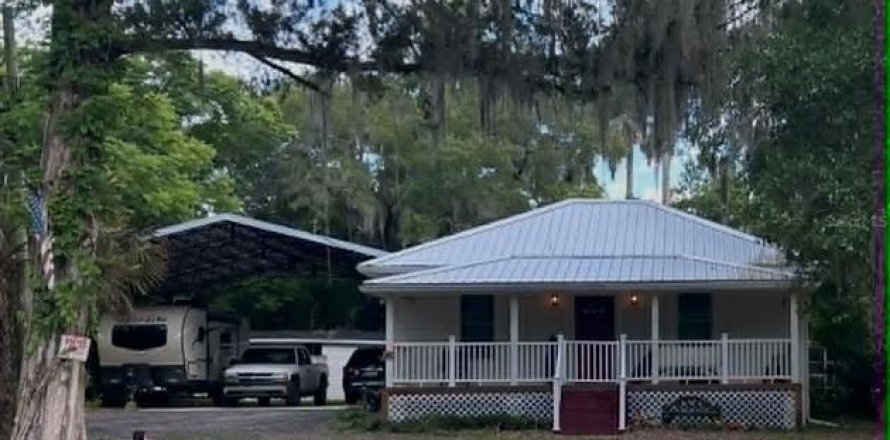 House in DeLand, Florida 2 bedrooms, 135.08 sq.m. № 2239330