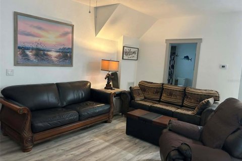 House in DeLand, Florida 2 bedrooms, 135.08 sq.m. № 2239330 - photo 3