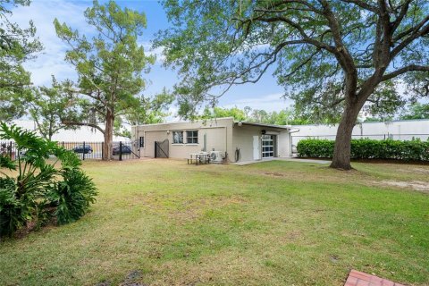 Propiedad comercial en alquiler en Gainesville, Florida, 97.36 m2 № 1688074 - foto 22