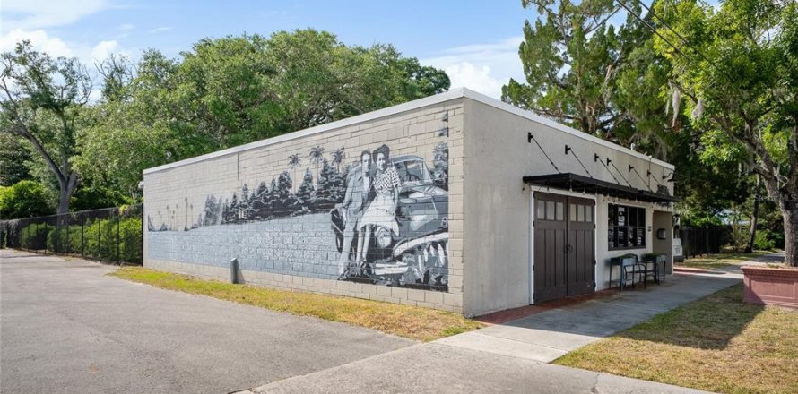 Immobilier commercial à Gainesville, Floride 97.36 m2 № 1688074